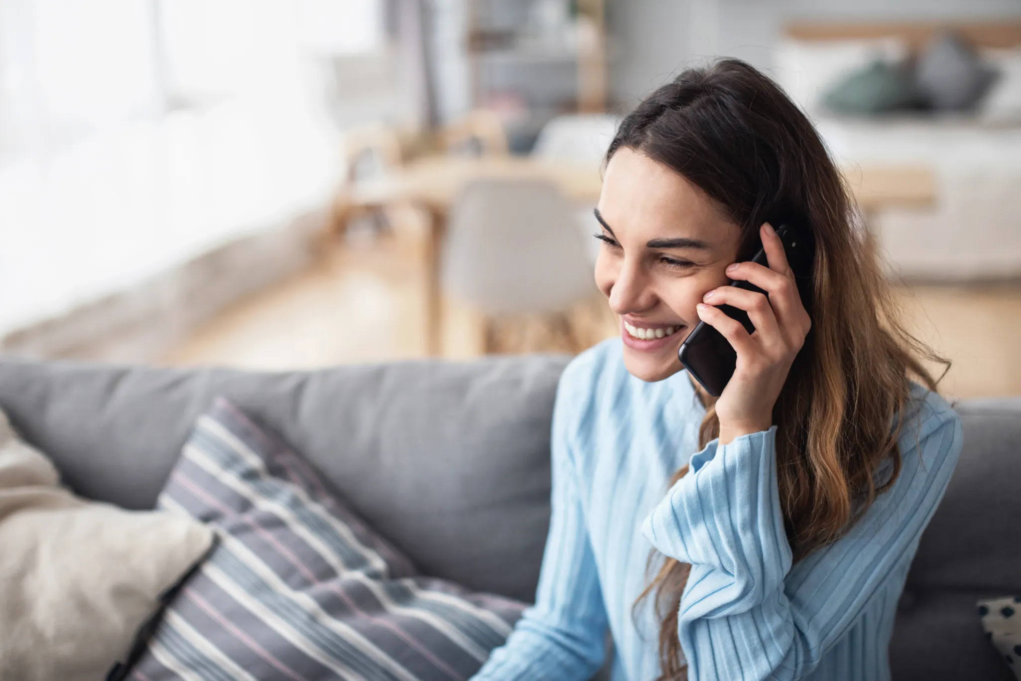  Women On A Phone Call 